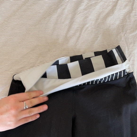 Lululemon Astro pants - Picture 2 of 4